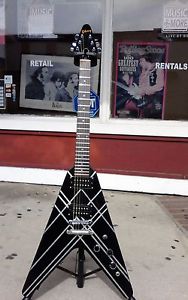 Gibson 1983 flying v designer series w/case