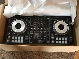 Pioneer DDJ-SZ Digital DJ Controller