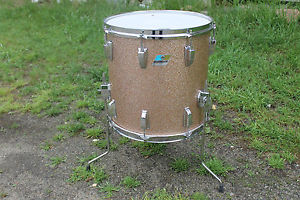 1976 ludwig 14 x 14 floor tom "Champagne Sparkle" 3ply w/rerings.