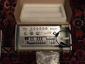 CycloneAnalogic Bass Bot TT303 K
