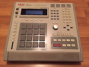 AKAI MPC 3000 32 meg drum, new pads & backlight, 3.11