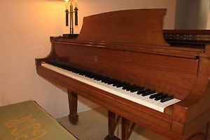 STEINWAY & SONS Model M Baby Grand Piano