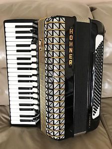 Hohner Atlantic 4 Accordion