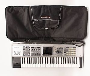 Roland Fantom-X6 Keyboard Synthesizer Workstation with Roadrunner Gig Bag
