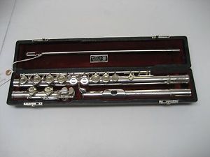 William S. Haynes solid silver flute #19,627 plateau keys, extruded tone-holes