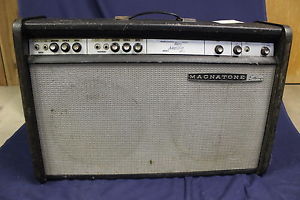 VERY RARE VINTAGE Magnatone MP-2 Bass Amplifier! CLASSIC 60s Combo!