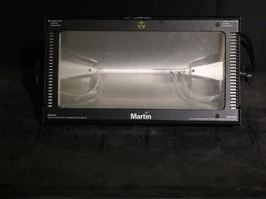 Martin Atomic 3000 DMX 208v