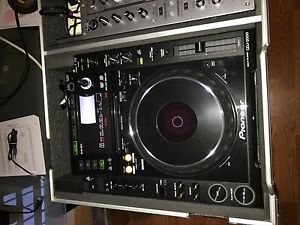 Pioneer CDJ-2000 DJ Turntable