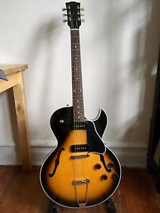 Gibson ES-135 Semi-Hollow Electric Guitar (1997)