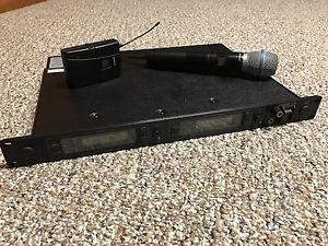 Shure U4D-J4 Wireless Receiver with 1 U1-UA Beltpack and 1 U2-J4 Wireless HH Mic