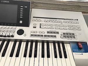 Yamaha Tyros 4 Keyboard