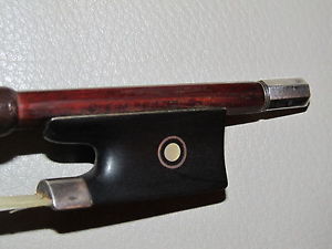Violinenbogen E.M. Penzel im Silber.