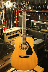 Yamaha 461S Acoustic Guitar!