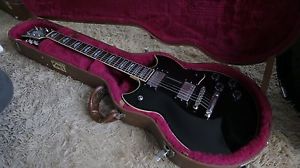 Yamaha SG 1820 Black w/ Hard Case