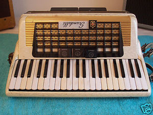 Scandalli 120 bass Accordion White gold black accordian 2&4 reeds G Cond. 17