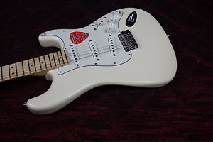 Fender American Special Stratocaster Electric Guitar with Maple Fingerboard