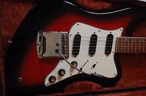 1967 Aria Diamond Univox UC-3 Jaguar Offset Electric Surf Guitar W/Case JAPAN