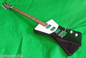 Ernie Ball Music Man St. Vincent Signature Vincent black