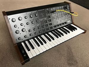 Korg MS-20 KIT Analog Synthesizer FULL SIZE ASSEMBLED WALNUT SIDES POWDER COATED
