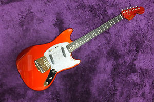 Fender Japan Mustang Classic 70s Candy Red serial w/Gig Bag 170223