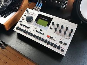 Elektron Machinedrum SPS-1UW+ MKII Drum Synthetic Percussion Sequencer w/ cable