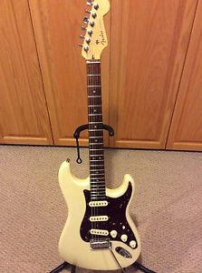 Fender American Deluxe Stratocaster 2011 Olympic Pearl White
