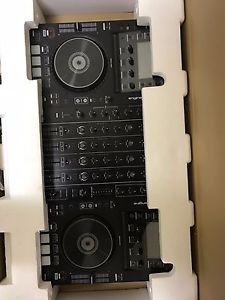 Denon DJ MCX8000 STANDALONE DJ PLAYER AND DJ CONTROLLER