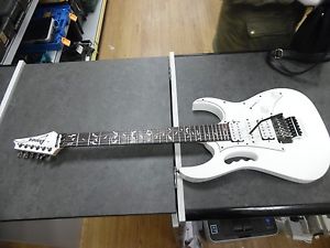 Ibanez Jem Jr. JEMJR 1P-01 White guitar