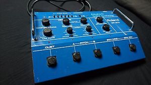 Roland GR-300 Analog Polyphonic Guitar Synthesizer 220v European version in VGC