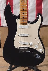 Vintage 1989 Fender Strat Plus Stratocaster w / Tweed Hard Shell Case WOW!