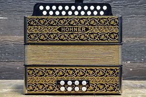 Hohner Vienna 2815 Pokerwork in G/C 2-Row 21-Key 8-Bass Diatonic Accordion