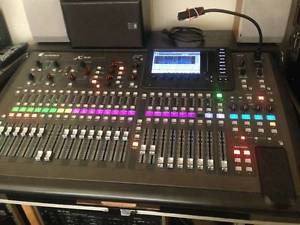 Behringer X32 with Gator Road Case