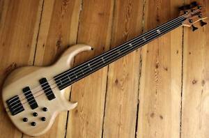 HAMMER SAMPSON FIVE 5 STRING ACTIVE ELECTRIC FRETLESS BASS GREAT ACTION & SOUND!