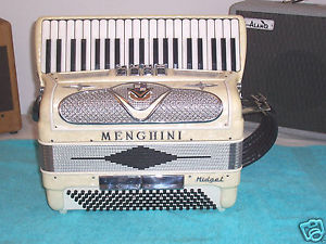 MENGHINI Midget  120 bass Pearl Accordion 4 - 2 reg. Accordian VGCond. Morbidoni
