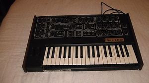 Vintage PRO-ONE sequential circuits KeyboardSynthesizer    &  Roland DIGITAL SYN
