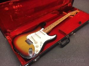 Fender 1976 Stratocaster '' Hard Tail '' -Sunburst / Maple- Used  w/ Hard case