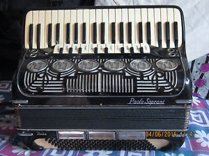 Paolo Soprani Vintage ACCORDION 120 BASS  11/3 Registers Black