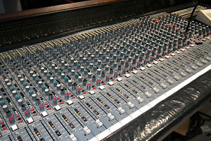 AMEK Angela 28 Kanal analog inline Mischpult