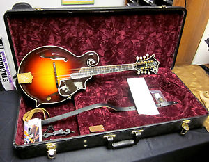 The Gibson 2008 Masterbuilt F5 Fern Mandolin Pristine with OHSC and Case Candy