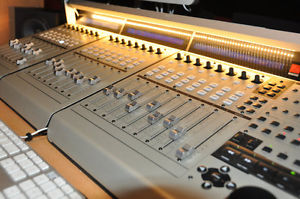 Mackie MCU Pro mit 2 XT Pro Modulen