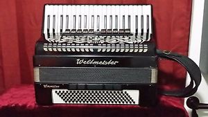 ACORDEON PROFESIONAL WELTMEISTER