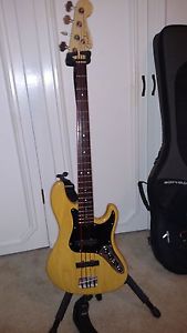 Fender - American Deluxe Jazz Bass