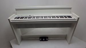 Korg LP-380 Digital Piano, White - DAMAGED - RRP £1047.99