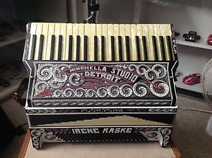rare flowtone accordion, minchella studio Detroit, see video0