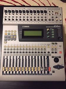 Yamaha O1V 16 Channel Digital Mixing Console with Expandable Slots