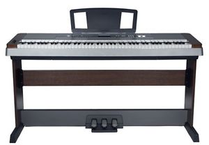 Yamaha DGX-640 Digital Piano Package