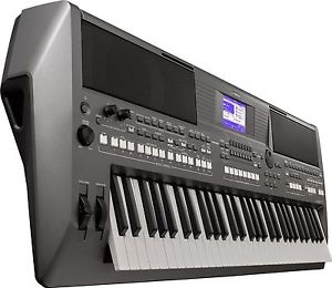 YAMAHA PORTATONE Electronic Keyboard PSR-S670 61 Keys Music Japan