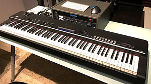 Yamaha CP4 Keyboard