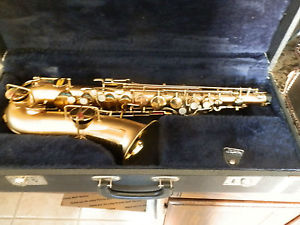 1923 BUESCHER TRUE TONE  SAXOPHONE GOLD PLATED EXTRA CLEAN,VERY TO PLAY NICE