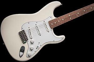 Fender Classic Series 70s Stratocaster Olympic White w/ gigbag